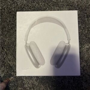 Apple Airpods Max Sliver New in Box